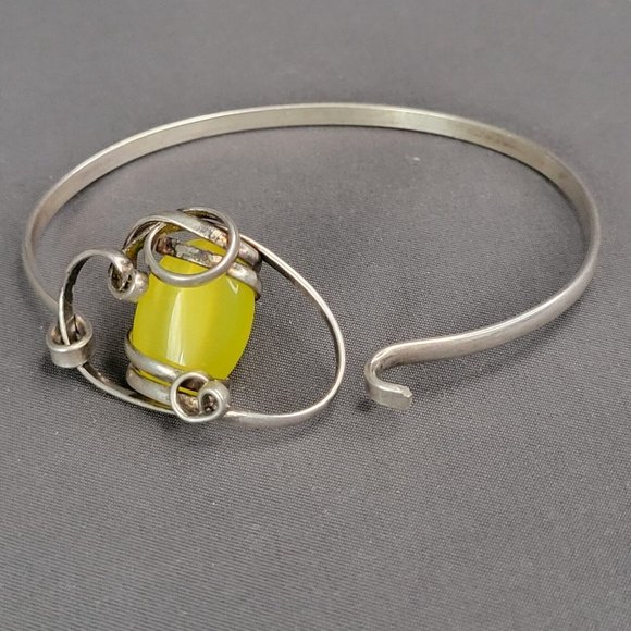 Yellow Cabochon Bead Silver Tone Wire Wrapped Bangle Bracelet 6 1/4 in - Picture 5 of 6